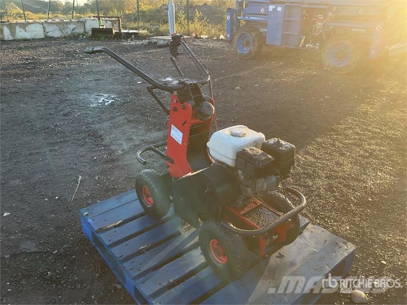 Tracmaster TC07 Turf Cutter Ostale poljoprivredne mašine
