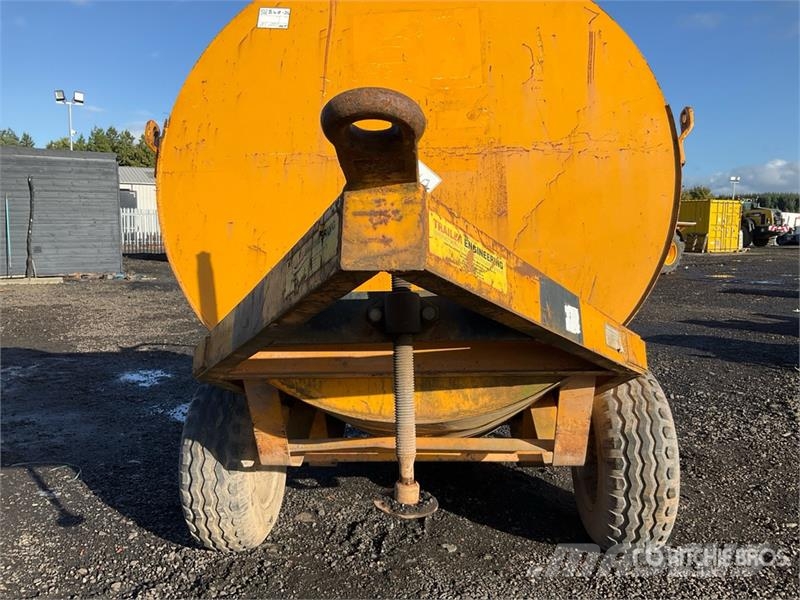Trailer Engineering 2140 L Trailer Mounted Plastic Diesel Fuel Tank Polttoaine- ja lisäainesäiliöt