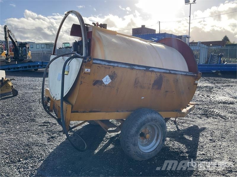 Trailer Engineering 2140 L Trailer Mounted Plastic Diesel Fuel Tank Polttoaine- ja lisäainesäiliöt