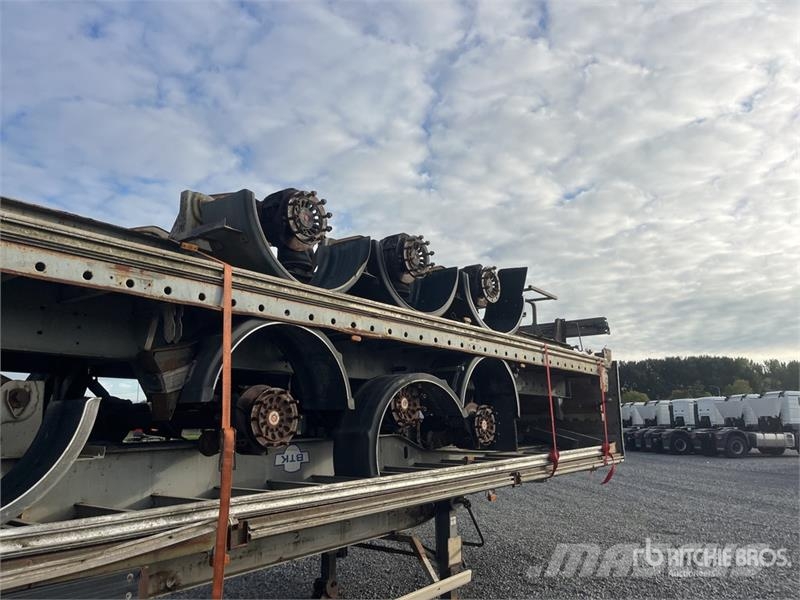 Trailor Tri/A Quantity of (4) Flatbed Trailer Vlakke laadvloer