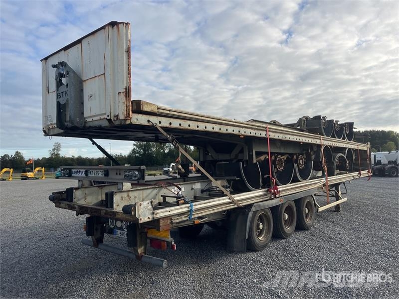 Trailor Tri/A Quantity of (4) Flatbed Trailer Vlakke laadvloer