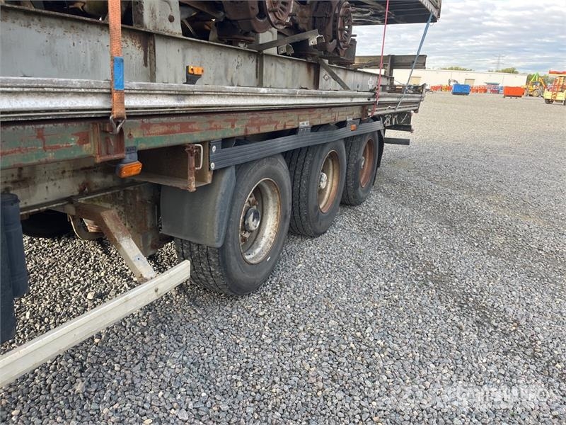 Trailor Tri/A Quantity of (4) Flatbed Trailer Vlakke laadvloer