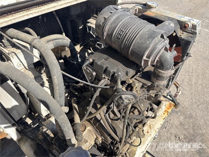  Treuil 1 Essieu S/A Winch 吊車起重機、絞車吊貨機和物料升降機