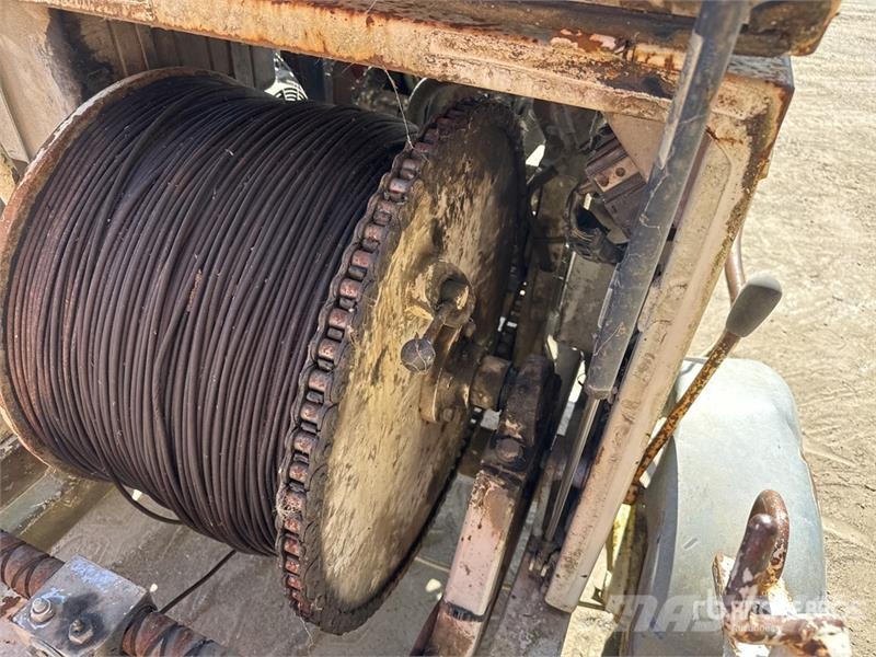  Treuil 1 Essieu S/A Winch 吊車起重機、絞車吊貨機和物料升降機
