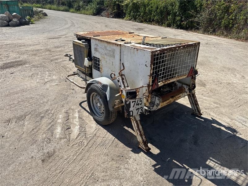  Treuil 1 Essieu S/A Winch 吊車起重機、絞車吊貨機和物料升降機
