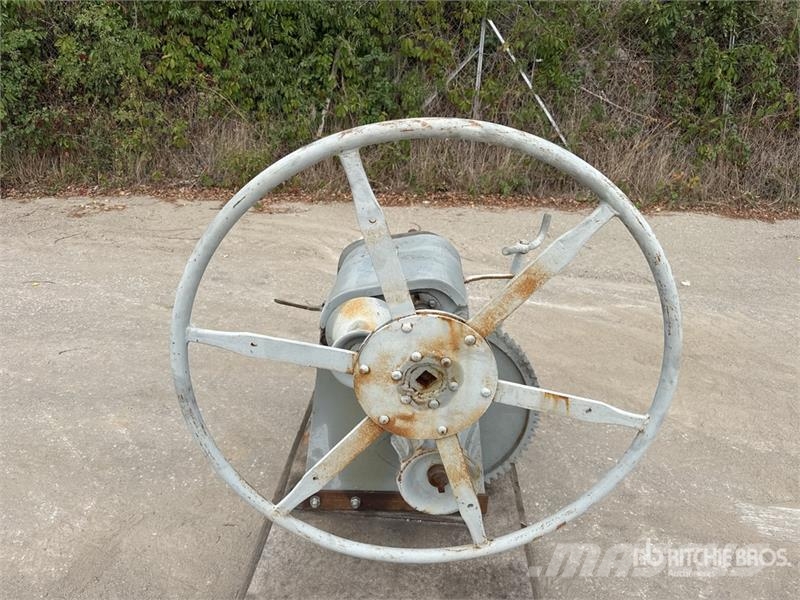 Treuil De Brelage Lashing Winch Csörlők, emelőberendezések és anyagmozgató liftek