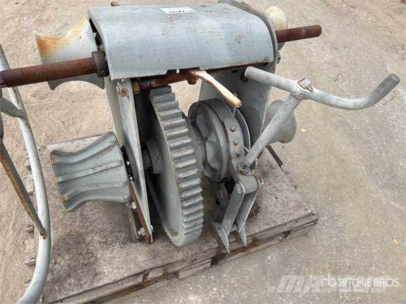 Treuil De Brelage Lashing Winch Csörlők, emelőberendezések és anyagmozgató liftek