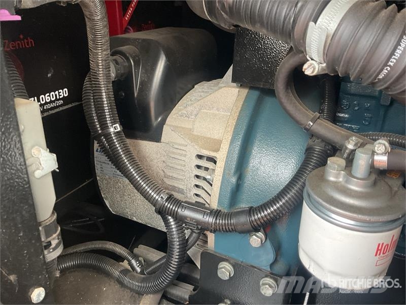 Trime X-Hybrid 3.5 kVA Light Tower Valopylväät