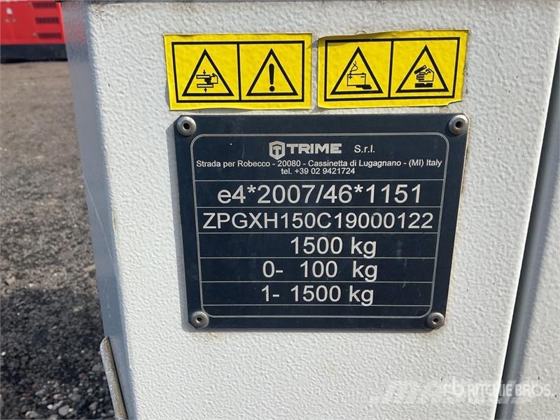 Trime X-Hybrid 3.5 kVA Light Tower Valopylväät