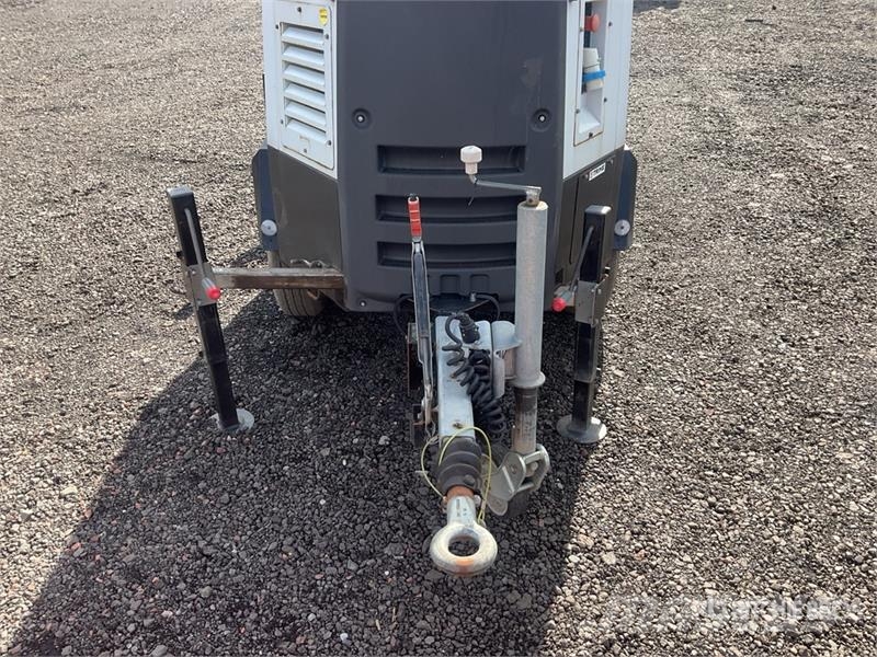 Trime X-Hybrid 3.5 kVA Light Tower Valopylväät