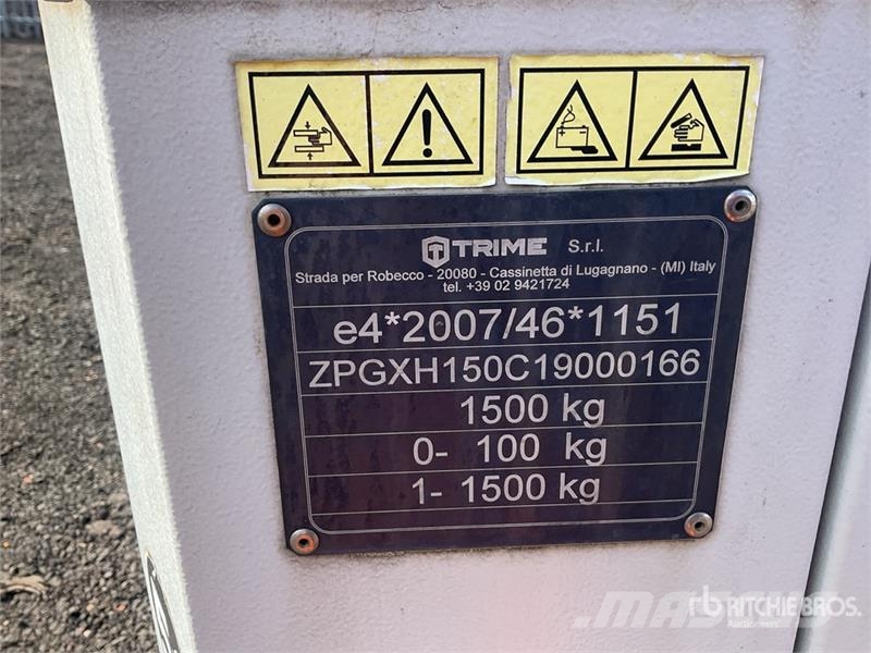 Trime X-Hybrid 3.5 kVA Light Tower Valopylväät