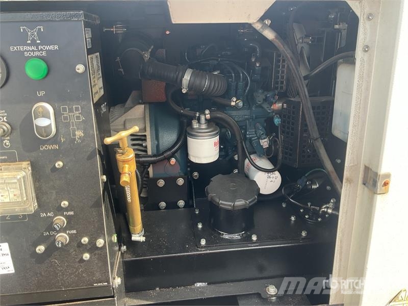 Trime X-Hybrid 3.5 kVA Light Tower Valopylväät