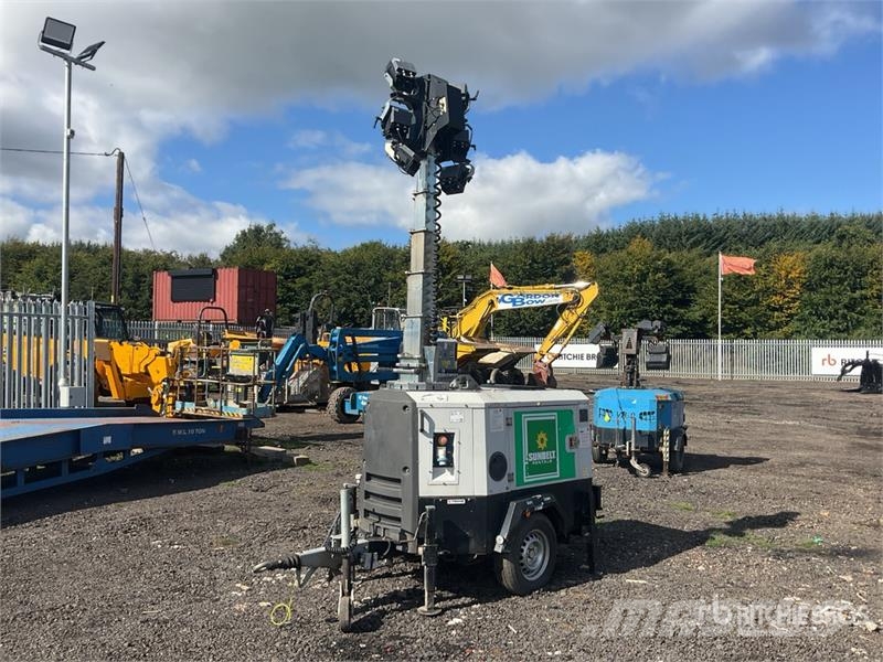 Trime X-Hybrid 3.5 kVA Light Tower Valopylväät