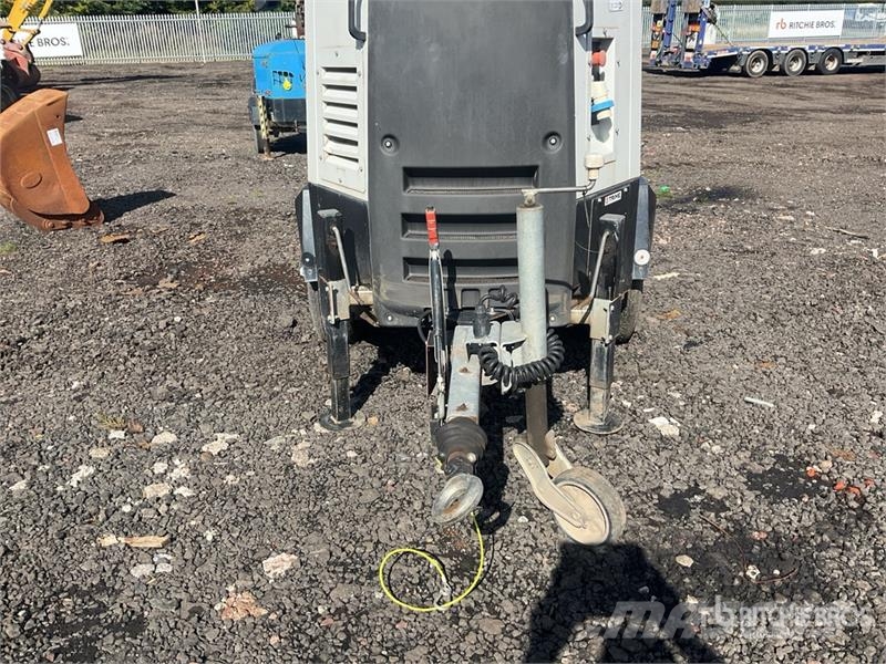 Trime X-Hybrid 3.5 kVA Light Tower Valopylväät