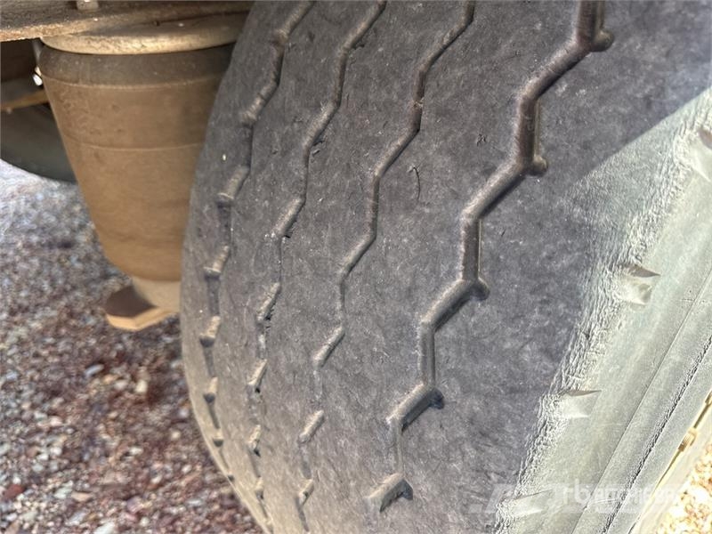 Trouillet SRD338G Tri/A Semi-Remorque Fourgon 3 Essieux Van Причепи-фургони