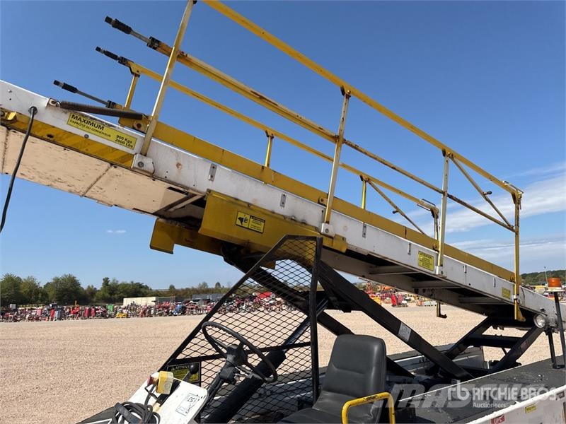 Tug T660 Tapis A Bagages Autotractes Belt Loader L Lantbruk - Övrigt