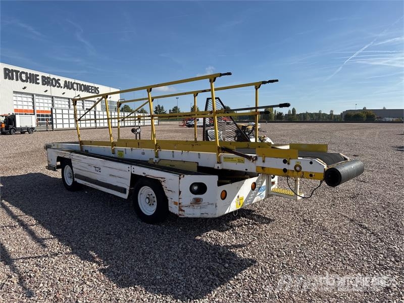  Tug T660 Tapis A Bagages Autotractes Belt Loader D Lantbruk - Övrigt