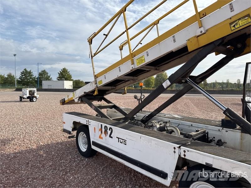 Tug T660 Tapis A Bagages Autotractes Belt Loader L Lantbruk - Övrigt