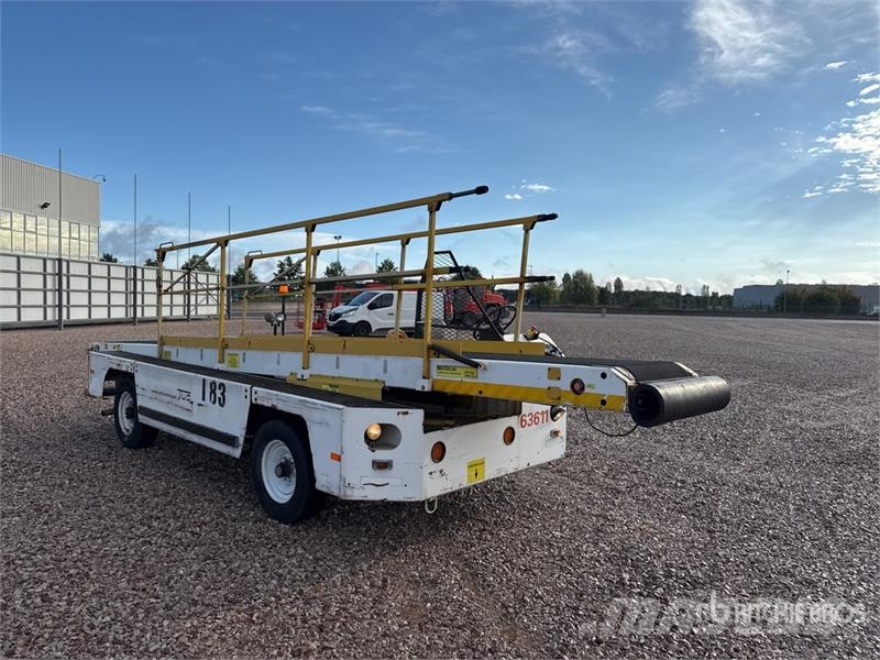  Tug T660 Tapis A Bagages Autotractes Belt Loader L Lantbruk - Övrigt