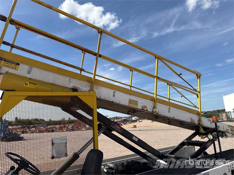  Tug T660 Tapis A Bagages Autotractes Belt Loader L Lantbruk - Övrigt