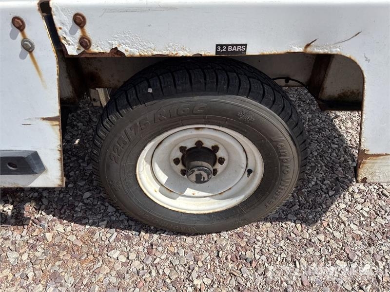  Tug T660 Tapis A Bagages Autotractes Belt Loader L Lantbruk - Övrigt