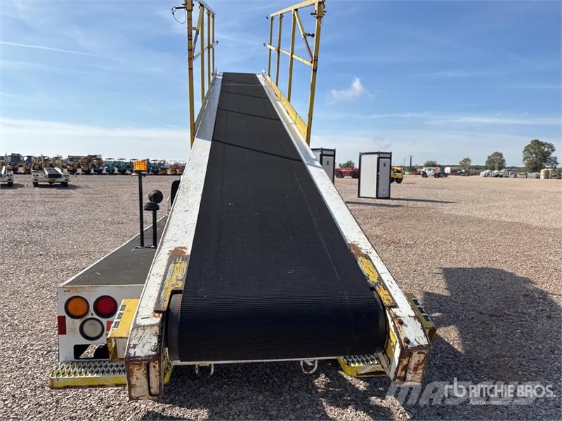 Tug T660 Tapis A Bagages Autotractes Belt Loader D Lantbruk - Övrigt