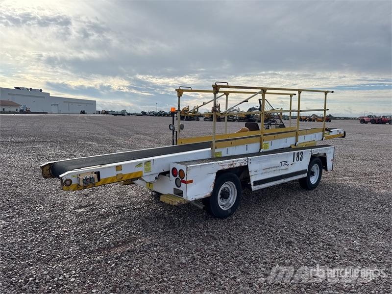  Tug T660 Tapis A Bagages Autotractes Belt Loader L Lantbruk - Övrigt