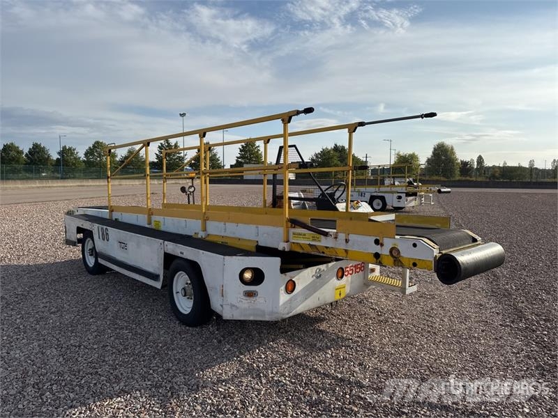 Tug T660 Tapis A Bagages Autotractes Belt Loader L Lantbruk - Övrigt