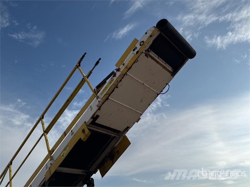 Tug T660 Tapis A Bagages Autotractes Belt Loader L Lantbruk - Övrigt
