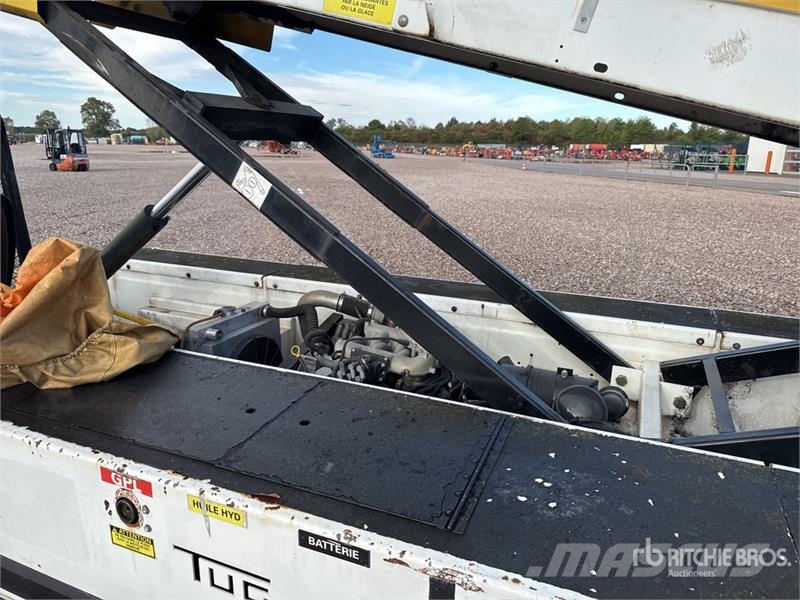  Tug T660 Tapis A Bagages Autotractes Belt Loader L Lantbruk - Övrigt