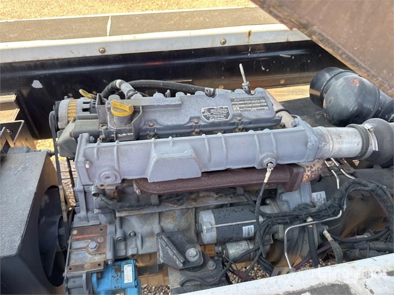 Tug T660 Tapis A Bagages Autotractes Belt Loader D Lantbruk - Övrigt