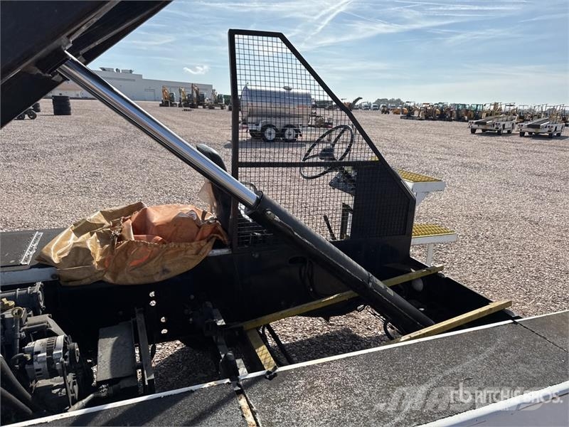 Tug T660 Tapis A Bagages Autotractes Belt Loader D Lantbruk - Övrigt