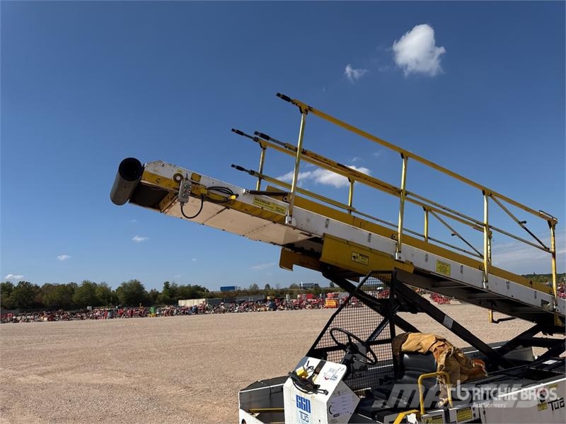 Tug T660 Tapis A Bagages Autotractes Belt Loader L Lantbruk - Övrigt