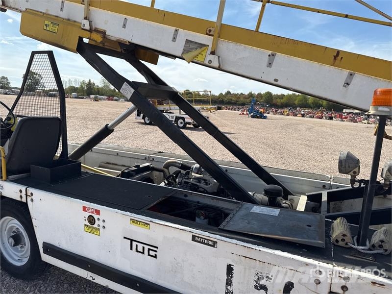  Tug T660 Tapis A Bagages Autotractes Belt Loader L Lantbruk - Övrigt