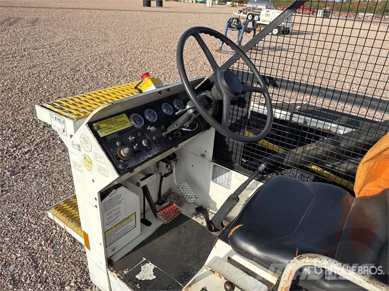Tug T660 Tapis A Bagages Autotractes Belt Loader L Lantbruk - Övrigt