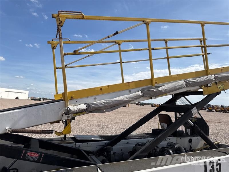  Tug T660 Tapis A Bagages Autotractes Belt Loader L Lantbruk - Övrigt