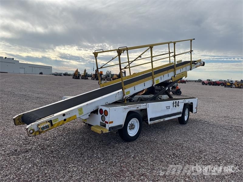 Tug T660 Tapis A Bagages Autotractes Belt Loader L Lantbruk - Övrigt