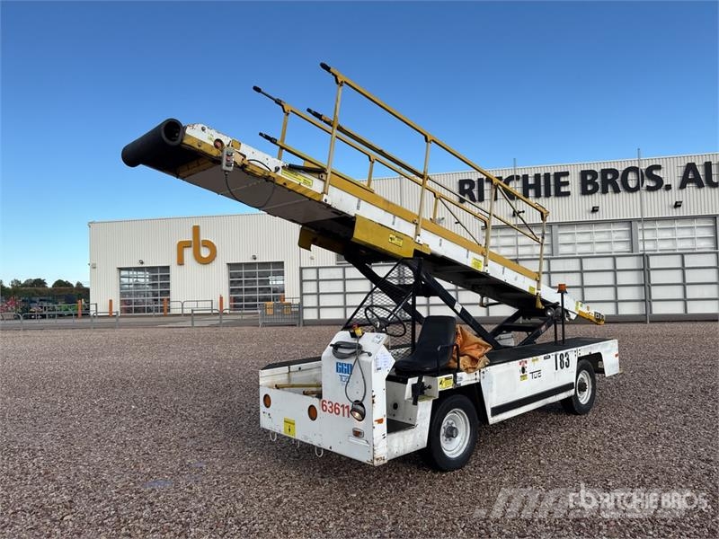  Tug T660 Tapis A Bagages Autotractes Belt Loader L Lantbruk - Övrigt