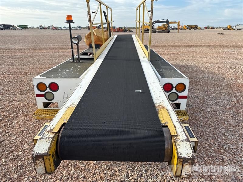 Tug T660 Tapis A Bagages Autotractes Belt Loader L Lantbruk - Övrigt