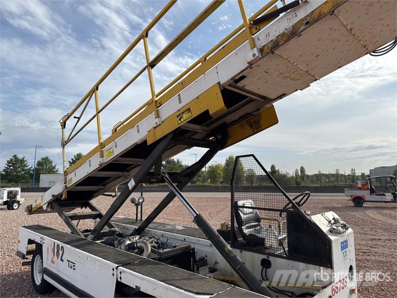 Tug T660 Tapis A Bagages Autotractes Belt Loader L Lantbruk - Övrigt
