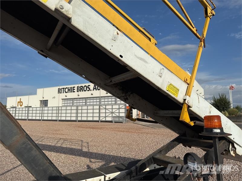Tug T660 Tapis A Bagages Autotractes Belt Loader L Lantbruk - Övrigt