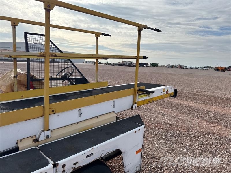 Tug T660 Tapis A Bagages Autotractes Belt Loader L Lantbruk - Övrigt