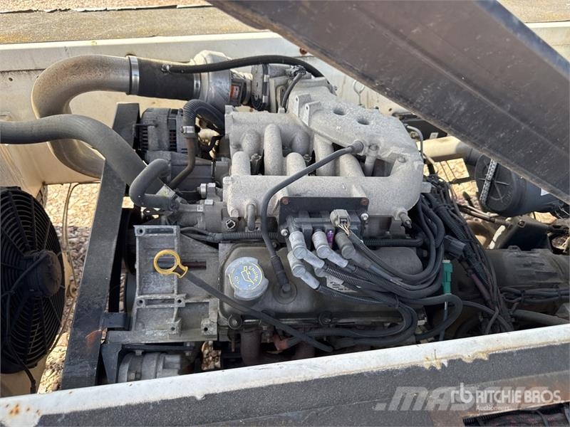  Tug T660 Tapis A Bagages Autotractes Belt Loader L Lantbruk - Övrigt