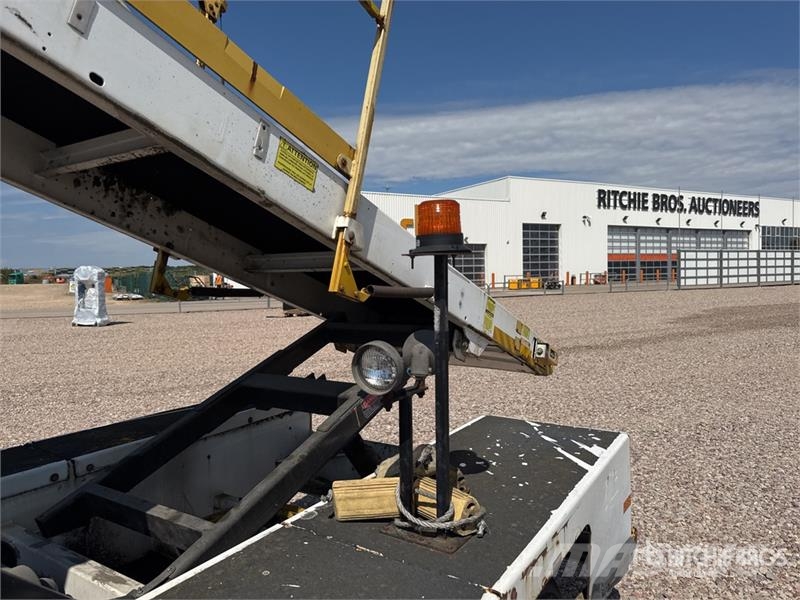 Tug T660 Tapis A Bagages Autotractes Belt Loader L Lantbruk - Övrigt