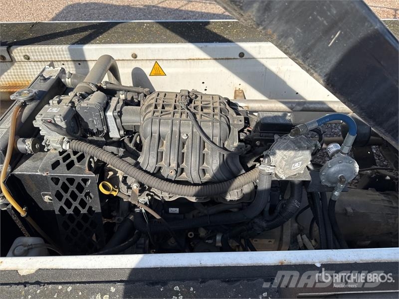  Tug T660 Tapis A Bagages Autotractes Belt Loader L Lantbruk - Övrigt