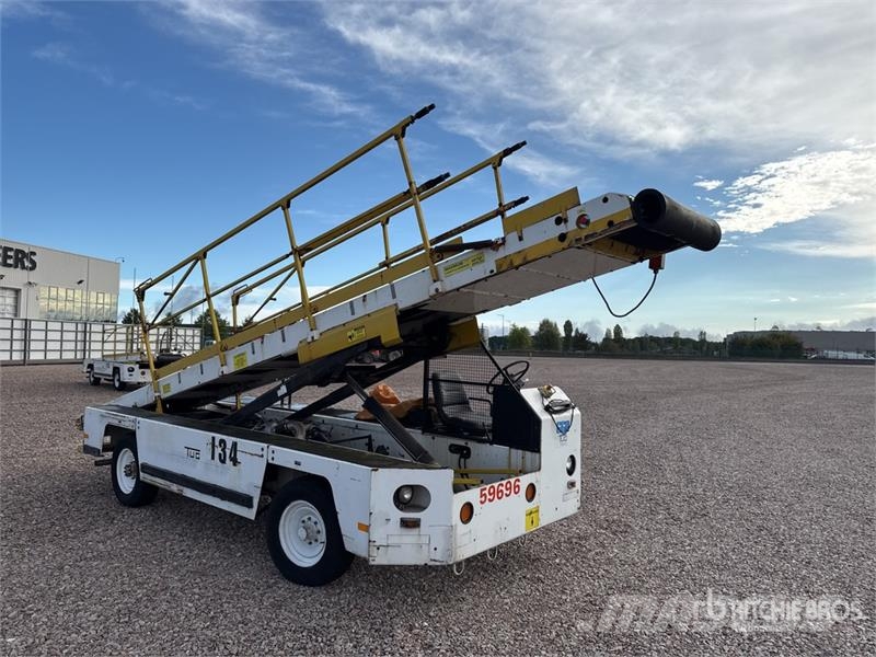 Tug T660 Tapis A Bagages Autotractes Belt Loader L Lantbruk - Övrigt