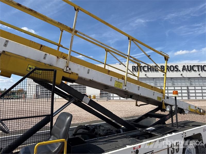  Tug T660 Tapis A Bagages Autotractes Belt Loader L Lantbruk - Övrigt