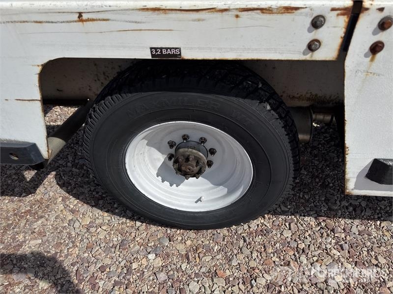  Tug T660 Tapis A Bagages Autotractes Belt Loader L Lantbruk - Övrigt