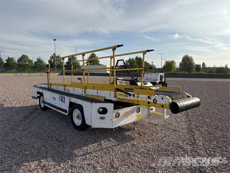 Tug T660 Tapis A Bagages Autotractes Belt Loader L Lantbruk - Övrigt