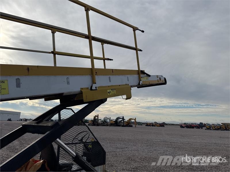  Tug T660 Tapis A Bagages Autotractes Belt Loader L Lantbruk - Övrigt